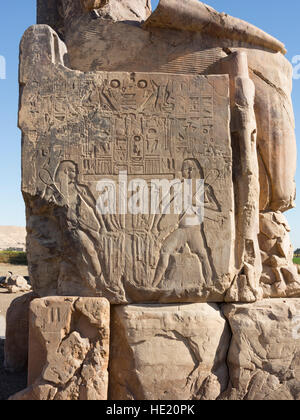 Nahaufnahme von der Kolosse von Memnon, Wächter, Memorial Tempel von Amenophis III, West Bank, Luxor Ägypten Stockfoto