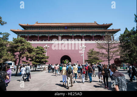 Tor des himmlischen Friedens in der verbotenen Stadt Platz des himmlischen Friedens, Peking China. Stockfoto