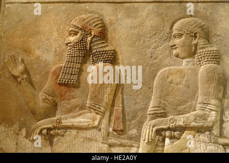 6022 King Saragon II mit Guard, Assyrien c. 716-713 BC. Befreiung von King Saragon Palast in Khorsabad (Iran) Stockfoto