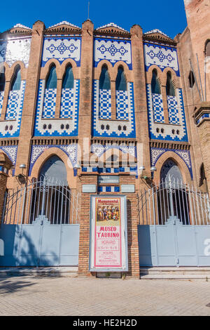 Eingang zur Stierkampfarena La Monumental in Barcelona, Spanien. Der Plaza Monumental de Barcelona, oft einfach als La Monumental bekannt. Stockfoto