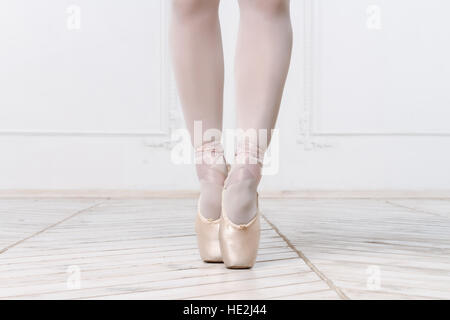 Close-up Beine der jungen Ballerina Stockfoto