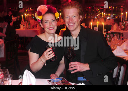 Premiere des Palazzo im Spiegelpalast.  Mitwirkende: Enie van de Meiklokjes, Tobias Staerbo Where: Berlin, Deutschland bei: 2. November 2016 Stockfoto