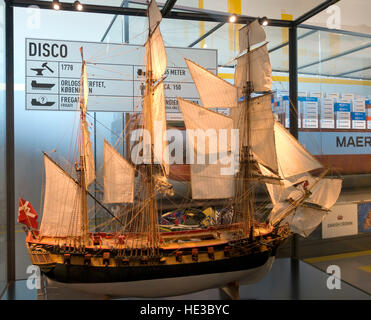 Modell der Disco Fregatte, ein Chinese oder Ostindienfahrer 1778-1795, im Maritime Museum, M/S Museet für Søfart, Elsinore/Helsingør, Dänemark. Stockfoto