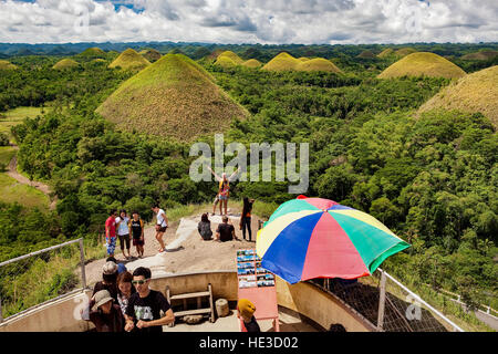 Chocolate Hills geologische Denkmal auf Bohol Island, Philippinen. Stockfoto