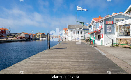 Die berühmte Promenade vor-und Nachsaison in Smögen, Schweden Stockfoto