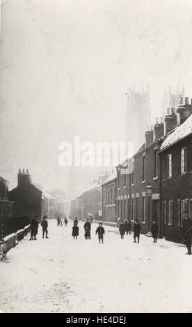 Münsters Moorgate im Schnee, Beverley 1905 DDX1525-1-6 Stockfoto