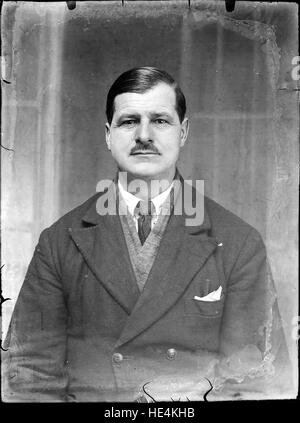 Porträt eines Mannes aus Ialomița, Rumänien, fotografiert von Costică Acsinte im Jahr 1914 Stockfoto