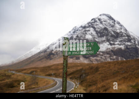 Wegweiser durch den West Highland Way Langstrecken Fußweg, Rannoch moor, Glencoe, Schottland, Großbritannien Stockfoto