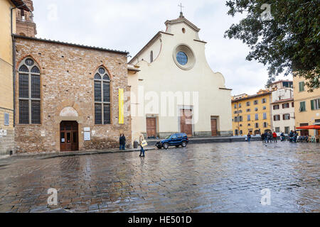 Florenz, Italien - 5. November 2016: Basilika di Santo Spirito (Basilika des Heiligen Geistes) auf Piazza Santo Spirito in Florenz Stadt. Sie wurde erbaut Stockfoto