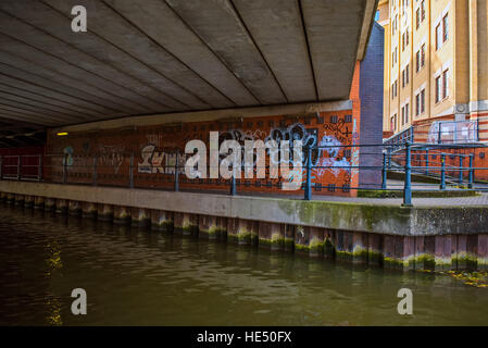 Graffiti auf Unterführung Stockfoto