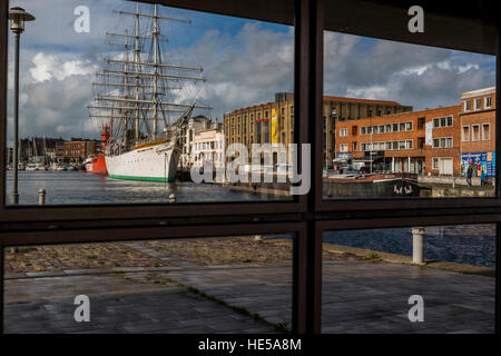 Die Duchesse Anne Großsegler gefesselt an der Dünkirchen Maritime Museum, Frankreich. Stockfoto