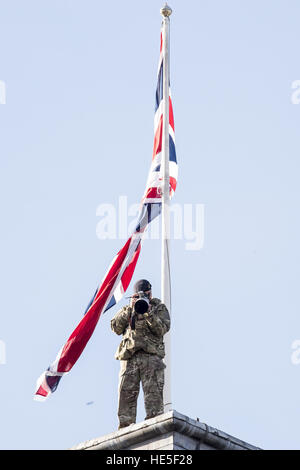 Politiker und Royals besucht einen Service am Ehrenmal zum Gedenken Sonntag anlässlich der Beitrag der britischen und Commonwealth-militärische, zivile Soldaten und Soldatinnen in den beiden Weltkriegen.  Mitwirkende: Atmosphäre wo: London, Vereinigtes Königreich Stockfoto