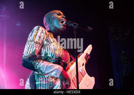 TEST: London, UK. 22. November 2016. Britische Soul-Sängerin Laura Mvula spielt in London auf ihre 2016 UK Headliner-Tour, 2. Album "The Dreaming Room" zu unterstützen. © Cai Dixon/Alamy Live-Nachrichten Stockfoto