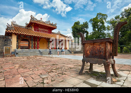 Hien Duc Tor am Grab von Minh Mang (Hieu Grab). Hue, Vietnam. Stockfoto