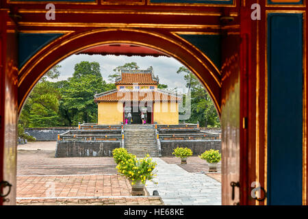 Hien Duc Tor am Grab von Minh Mang (Hieu Grab). Hue, Vietnam. Stockfoto