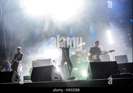 Schuppen sieben Headliner Samstag um Shiiine auf Weekender 2016 Featuring: Shed Seven, Rick Witter wo: Minehead, Großbritannien: 12. November 2016 Stockfoto