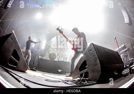 Schuppen sieben Headliner Samstag um Shiiine auf Weekender 2016 Featuring: Shed Seven, Rick Witter wo: Minehead, Großbritannien: 12. November 2016 Stockfoto