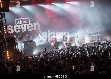 Schuppen sieben Headliner Samstag um Shiiine auf Weekender 2016 Featuring: Shed Seven, Rick Witter wo: Minehead, Großbritannien: 12. November 2016 Stockfoto