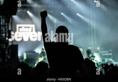 Schuppen sieben Headliner Samstag um Shiiine auf Weekender 2016 Featuring: Shed Seven, Rick Witter wo: Minehead, Großbritannien: 12. November 2016 Stockfoto