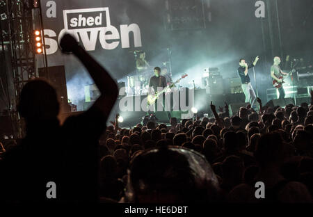 Schuppen sieben Headliner Samstag um Shiiine auf Weekender 2016 Featuring: Shed Seven, Rick Witter wo: Minehead, Großbritannien: 12. November 2016 Stockfoto