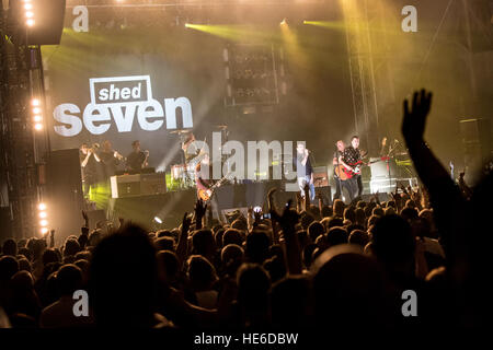 Schuppen sieben Headliner Samstag um Shiiine auf Weekender 2016 Featuring: Shed Seven, Rick Witter wo: Minehead, Großbritannien: 12. November 2016 Stockfoto