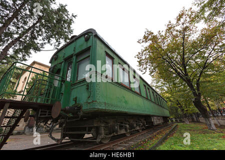 Gepanzerte Privatbahn Auto von Joseph Stalin, im Hof des Museums Stalins in Gori, Georgien. Stockfoto