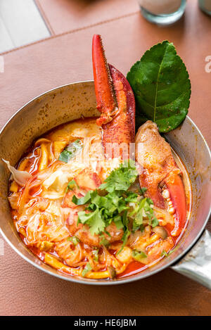 Tom Yum würzige Reisnudeln Hummer Stockfoto