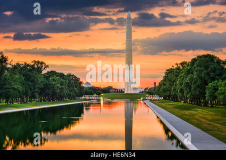 Washington Monument auf dem Reflecting Pool in Washington, DC. Stockfoto
