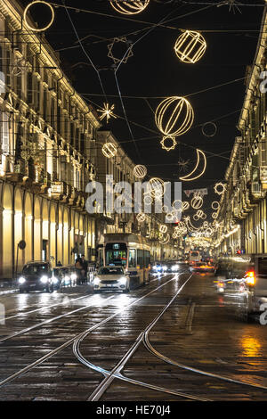 Via Po zur Weihnachtszeit in Turin, Italien Stockfoto