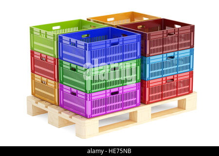 Stapel, die farbige Kunststoff-Kisten auf der Holzpalette, 3D-Rendering isolierten auf weißen Hintergrund Stockfoto