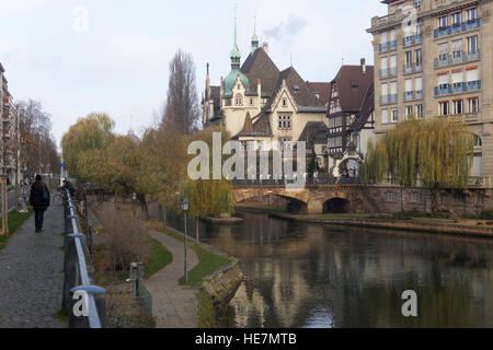 Das Lycée international des Pontonniers, Straßburg, verbindet eine Mischung aus germanischen Gotik und Renaissance-Architektur Stockfoto