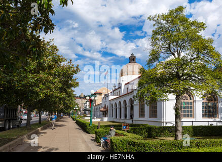 Hot Springs, Arkansas. Central Avenue "Bathhouse Row, Qapaw Bäder und Spa auf der rechten Seite, Hot Springs Nationalpark, AR, USA Stockfoto