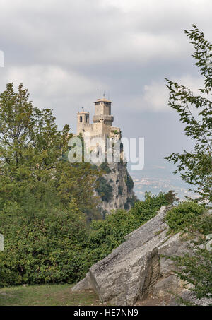 Guaita tower, ältester und bekanntester Turm in San Marino Schloss. Stockfoto