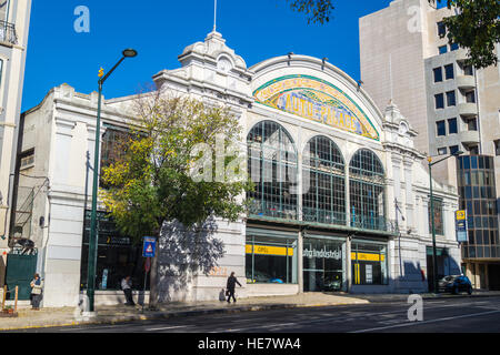 "Auto Palace" von Guilherme Francisco Baracho, 1908, Jugendstil-Werkstatt und Autohaus, Rua Alexandre Herculano Lisbon Portugal Stockfoto