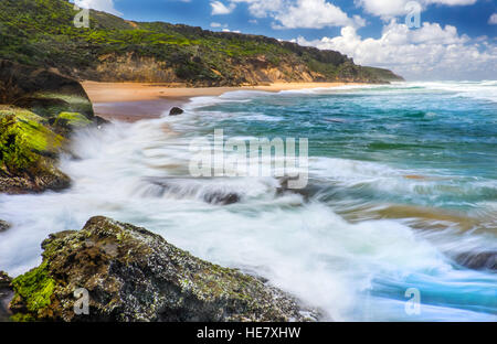 Küstenlandschaft auf der Great Ocean Road im australischen Bundesstaat Victoria Stockfoto