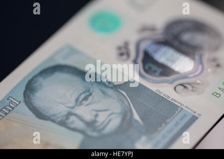 Nahaufnahme von der neue 2016 Polymer-fünf-Pfund-Note (Seite zeigen Churchill) Stockfoto