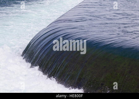 Schönes Foto von der kleinen Wasserfällen in der Nähe die erstaunliche Niagarafälle Stockfoto