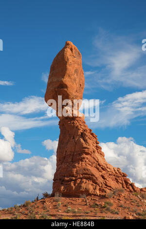 Berühmte Balancing Rock in den Arches National Park, Utah, USA Stockfoto