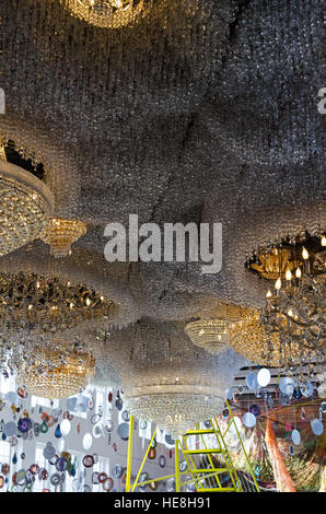 Nach oben auf die Wolkengebilde in "Bis" eine Installation des Künstlers Nick Cave auf Mass MoCA. Stockfoto