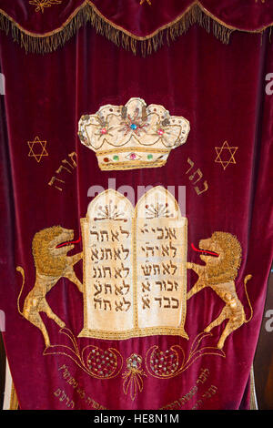 Torah-Vorhang mit den zehn Geboten, Israel Stockfoto