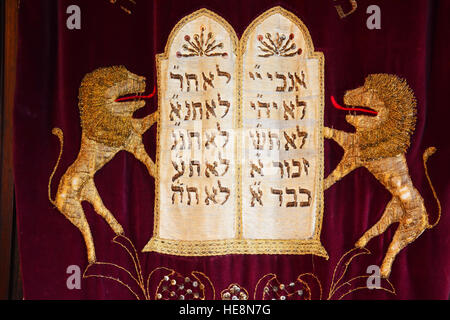 Torah-Vorhang mit den zehn Geboten, Israel Stockfoto