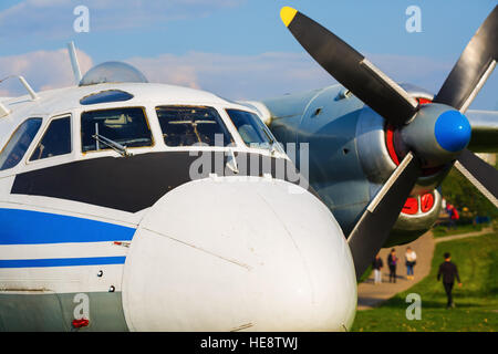 Close-up Kabine und Rumpf eines alten Passagierflugzeuges. Stockfoto