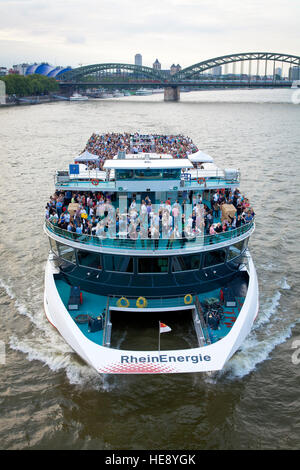 Deutschland, Köln, Eventschiff RheinEnergie, Rhein Stockfoto