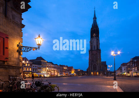 Europa, Niederlande, Zuid-Holland, Delft, den Marktplatz mit der Nieuwe Kerk (neue Kirche). Stockfoto