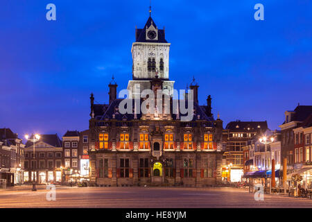 Europa, Niederlande, Zuid-Holland, Delft, das alte Rathaus am Markt. Stockfoto