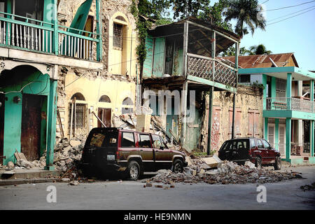 17. Januar 2010 hier gezeigten, sind zerstörte Gebäude in Jacmel, Haiti. St. Michael? s Hospital in Jacmel wurde durch das Erdbeben zerstört, wird jedoch zur Behandlung von Patienten außerhalb fortgesetzt. Laut Emmett Murphy, Chef der Partei, Haiti, ACDI/VOCA, starben etwa 350 Menschen in Jacmel durch das Erdbeben die Region 12. Januar 2010.  Master Sgt. Jeremy Lock Stockfoto