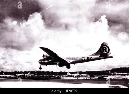 MAIRANAS Insel--Boeing b-29 Superfortress "Enola Gay" Landung nach Mission der atomaren Bomben auf Hiroshima, Japan. (Foto der US Air Force) Stockfoto