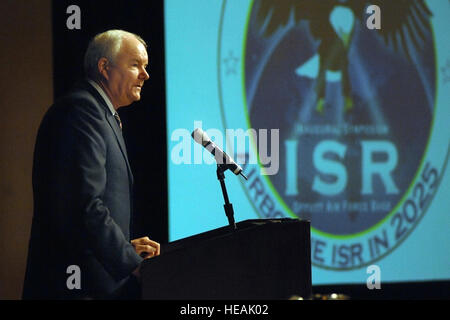 OFFUTT AIR FORCE BASE, Nebraska--The Honorable Michael W. Wynne, Sekretär der Luftwaffe, spricht 23. Mai um das Innaugural 55th Wing ISR Symposium gehostet bei Hilton Omaha. (US Air Force Photo/Josh Plueger) Stockfoto