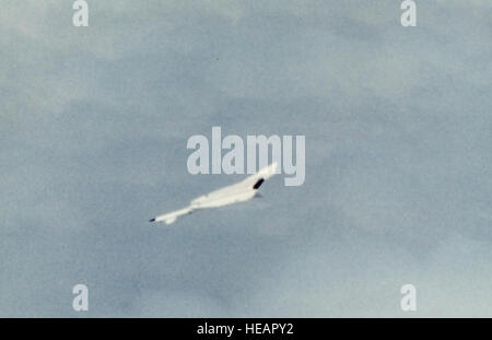 North American XB-70 Valkyrie invertiert. (Foto der US Air Force) Stockfoto