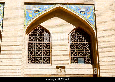 Bewegungsunschärfe in Iran alten Fenster in der Nähe der Moschee und antiken Bau Stockfoto